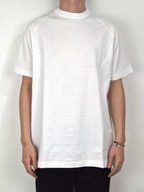 エンポス加工 バインダーネックTシャツ/ジオメトリック柄(WHITE・BLACK)
