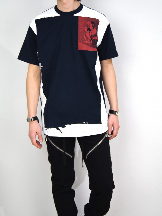 フレーム グラフィックTシャツ (NAVY)