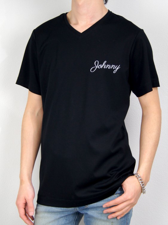 "JOHNNY" VネックTシャツ