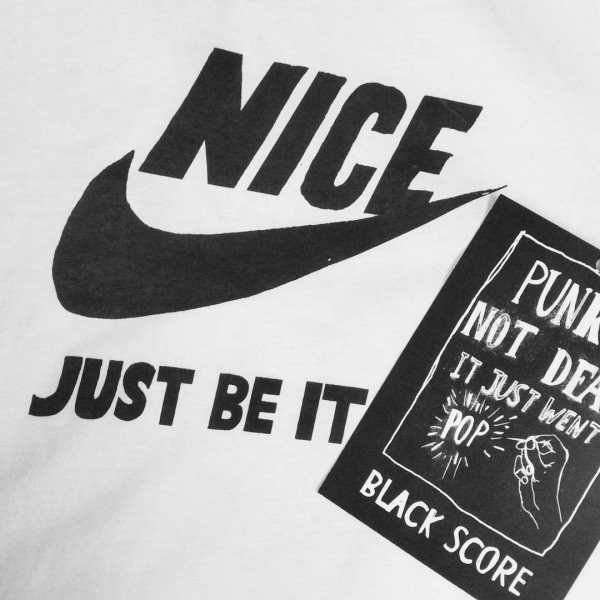 シルクスクリーンプリントTシャツ  (NICE / BLACK)