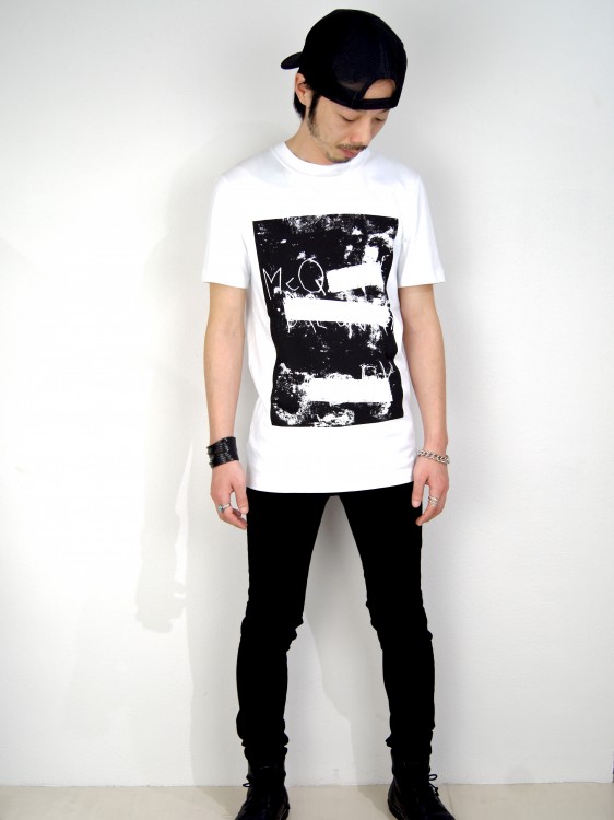 BLANKED OUT SILK SCREEN PRINT T-SHIRT