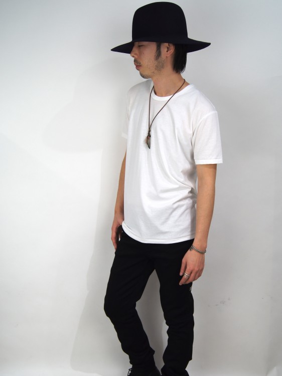 ベーシック クルーネックカットソー(WHITE・BLACK)