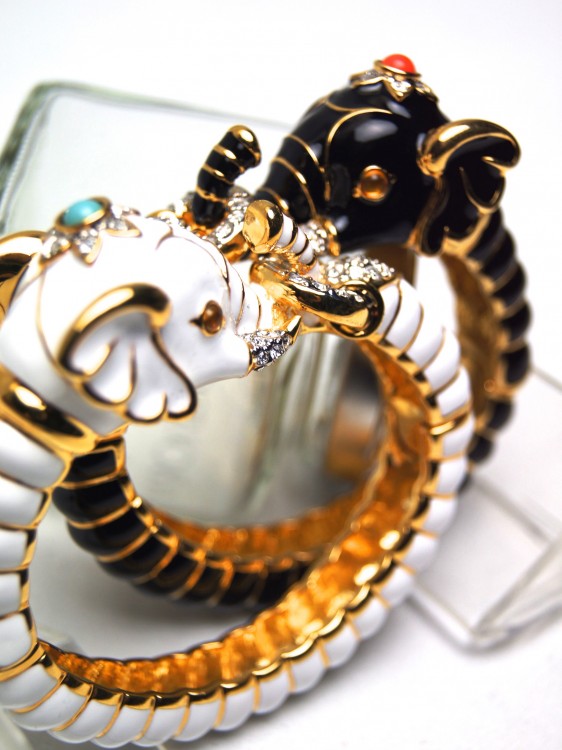 ELEPHANT BRACELET