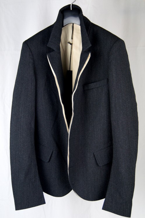 THREE BUTTON JACKET